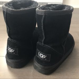 ⭐️ Ugg girl black boots great condition!